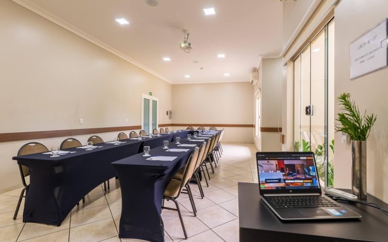 Sala de Reuniões Mogno